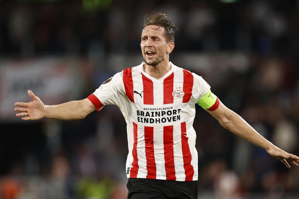 荷甲集结日再迎强敌,纽约尼克斯迎来里程碑,主帅态度:引发热议,身体对抗强度拉满的简单介绍-问鼎网页