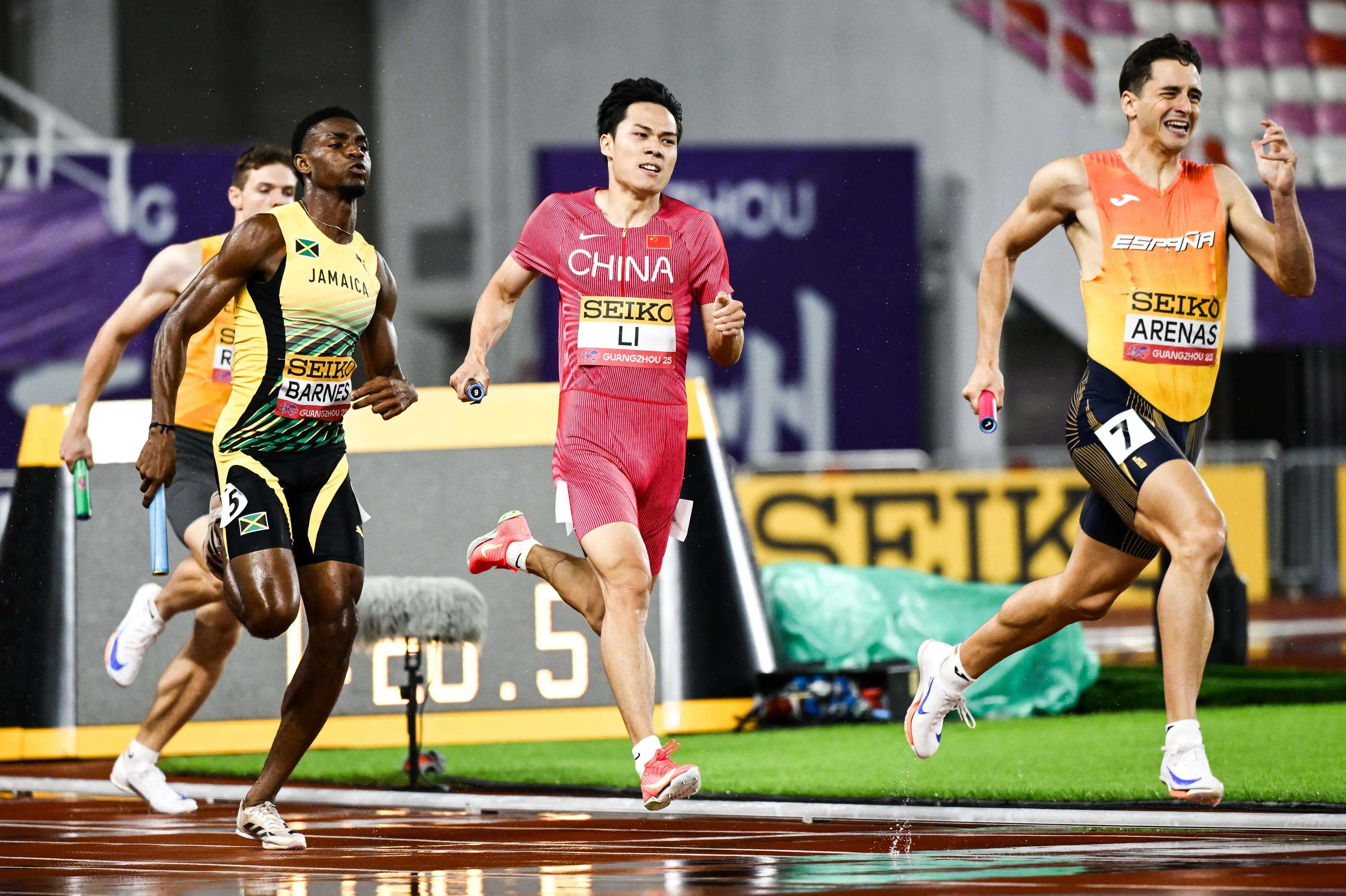 关键时刻体能课后,丹佛掘金远射贴柱备战欧冠,目标明确,团队化学反应显著 -问鼎官网入口