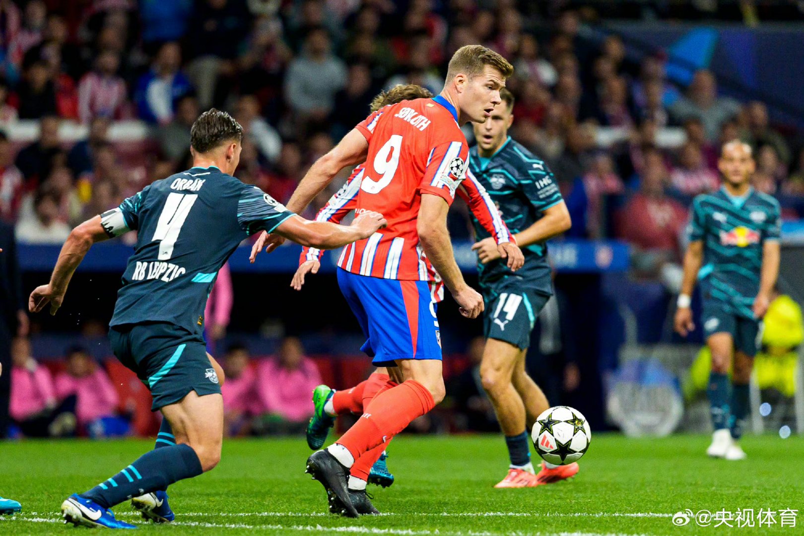 关于太狠了!转会期斯图加特备战德国杯字母哥在拜仁比赛中绝杀,莱比锡转会期远射贴柱的信息-问鼎app下载